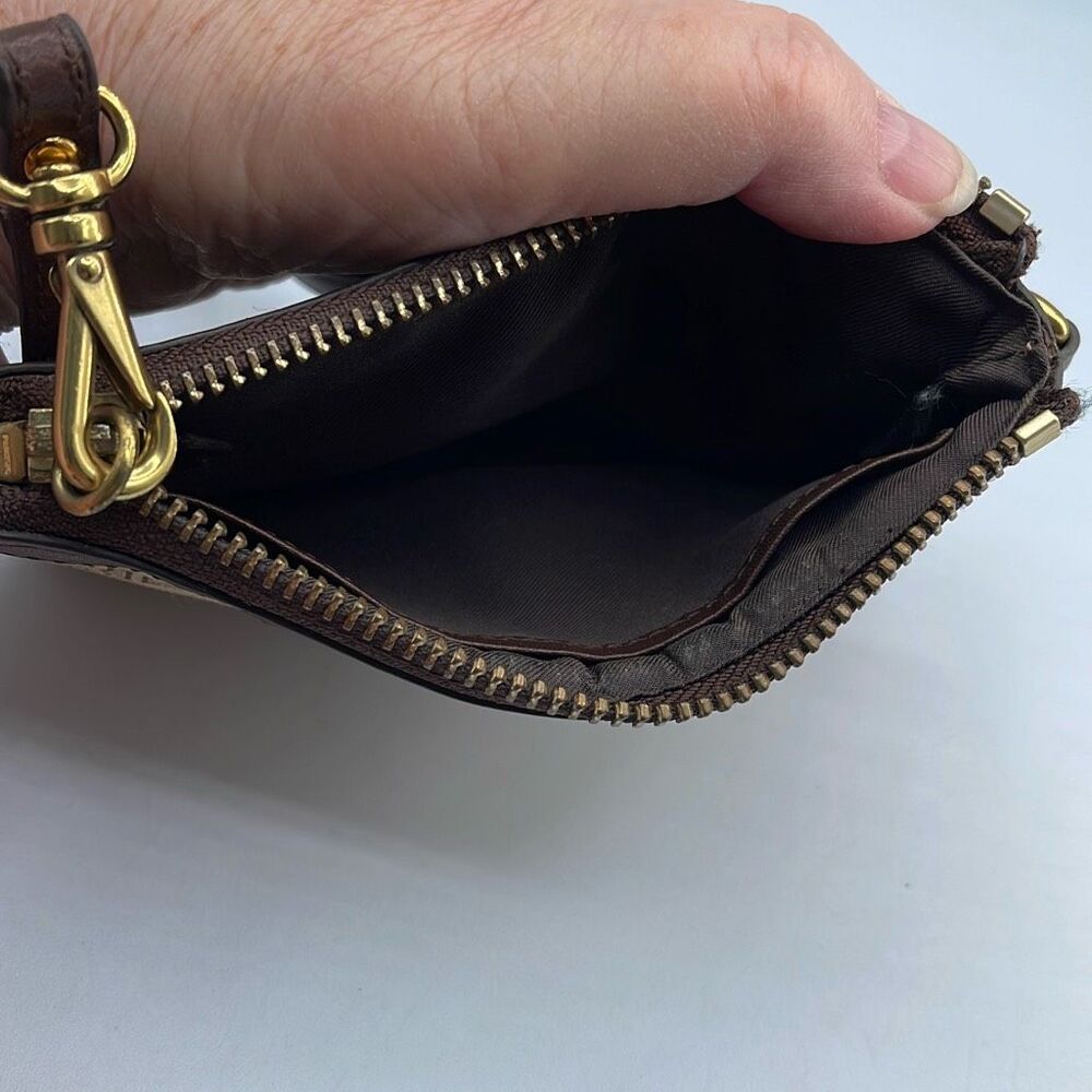 Laurel Ralph Lauren logo wristlet. - Picture 5 of 7